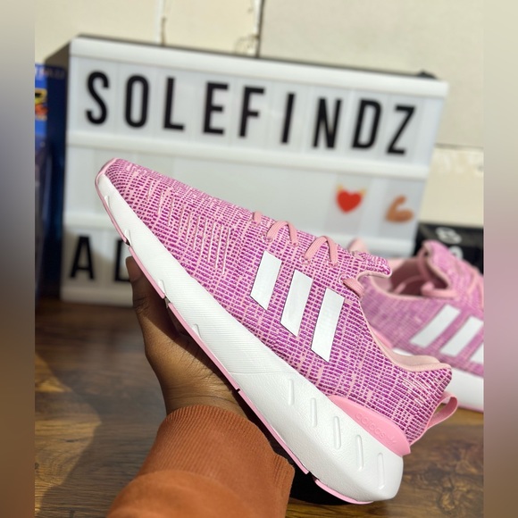 Clearout- Adidas Swift Run 22 Sneakers - Picture 5 of 11